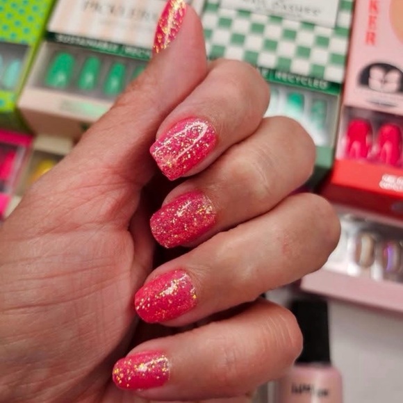 Red Aspen Emaline’s Lessons in Rest and Relation Press-On DASHES NIB - Picture 4 of 4